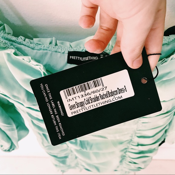 PRETTYLITTLETHING ROUCHED OFF THE SHOULDER DRESS - Picture 6 of 7